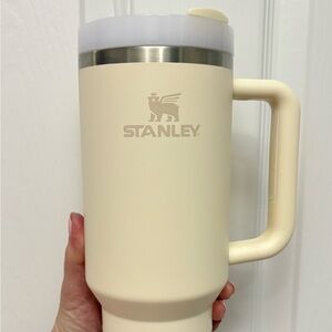 Brand New Stanley Cream Quencher Tumbler 40oz 🤍